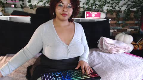 Snapshot of khayaparker chatting on 28, 12, 2024 Khaya online show from 28, 12, 2024