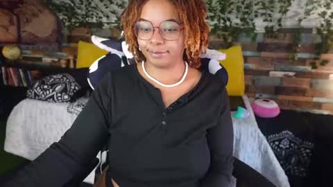 Snapshot of khayaparker chatting on 8, 9, 2025 Khaya online show from 8, 9, 2025