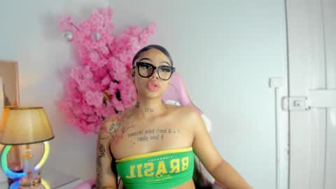 Khelany Isyy  online show from 4, 12, 2024