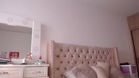 khloe33 online show from 22, 2, 2025