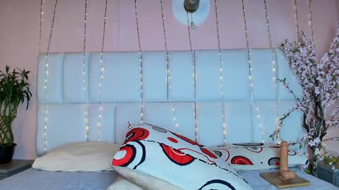 Snapshot of kiana_cream chatting on 24, 1, 2025 N M online show from 24, 1, 2025