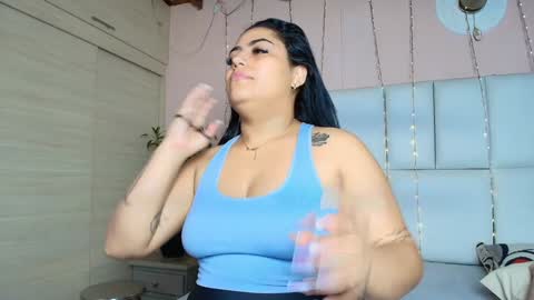 Snapshot of kiana_cream chatting on 5, 2, 2025 N M online show from 5, 2, 2025