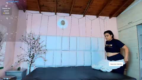 Snapshot of kiana_cream chatting on 12, 2, 2025 N M online show from 12, 2, 2025