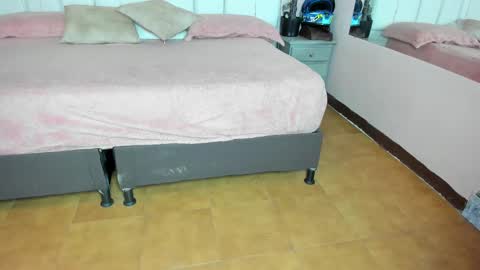 Snapshot of kiana_cream chatting on 3, 10, 2025 N M online show from 3, 10, 2025