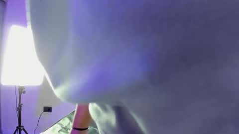 Snapshot of kiana_cream chatting on 6, 10, 2025 N M online show from 6, 10, 2025