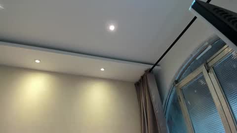 Snapshot of kiana_cream chatting on 8, 10, 2025 N M online show from 8, 10, 2025