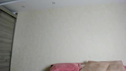 Snapshot of kiana_cream chatting on 9, 10, 2025 N M online show from 9, 10, 2025