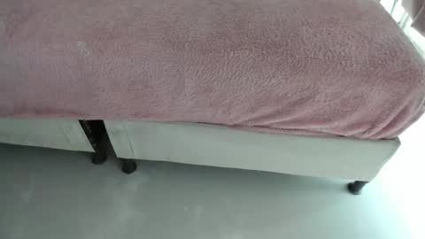 Snapshot of kiana_cream chatting on 16, 10, 2025 N M online show from 16, 10, 2025