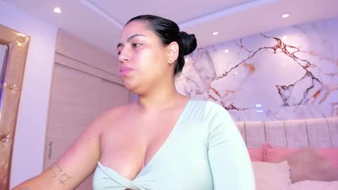 Snapshot of kiana_cream chatting on 3, 12, 2025 N M online show from 3, 12, 2025