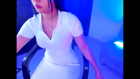 Snapshot of kiara_bloom_hot chatting on 16, 12, 2025 kiara_bloom_hot online show from 16, 12, 2025