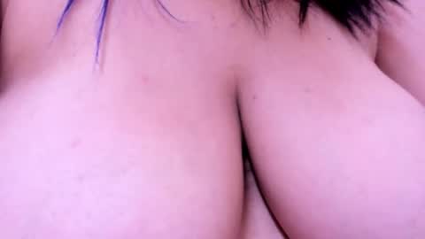 kiara Cruz online show from 21, 12, 2025