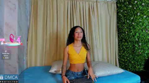 Kiara Zahiri online show from 20, 9, 2025
