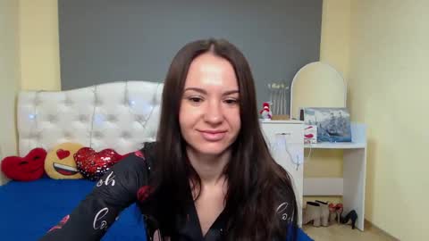 Snapshot of kiaracriegs chatting on 2, 12, 2025 Kara online show from 2, 12, 2025