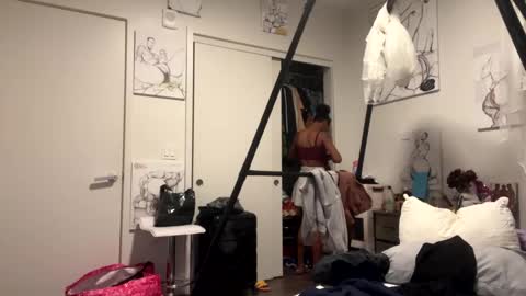 HunneysPlayRoom online show from 30, 12, 2024