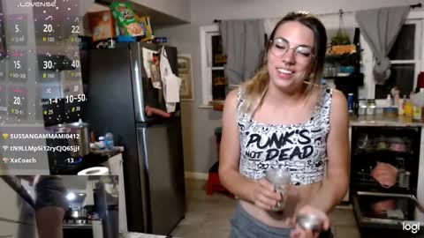 Snapshot of kierbearkisses chatting on 2, 11, 2025 Kiersten online show from 2, 11, 2025