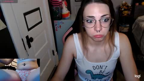 Snapshot of kierbearkisses chatting on 15, 12, 2025 Kiersten online show from 15, 12, 2025