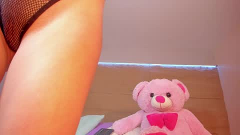 Snapshot of kiimcooper chatting on 20, 1, 2025 KIM COOPER online show from 20, 1, 2025