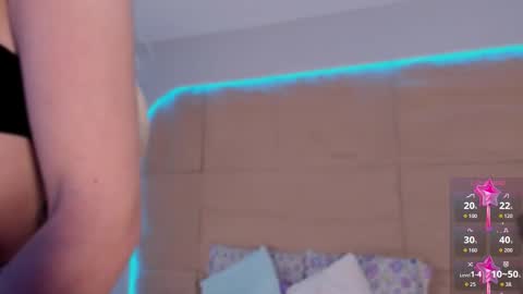 Snapshot of kiimcooper chatting on 15, 11, 2025 KIM COOPER online show from 15, 11, 2025