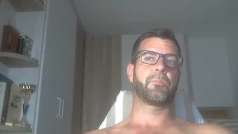 Snapshot of kikehotmachine chatting on 14, 9, 2025 HotMachine online show from 14, 9, 2025