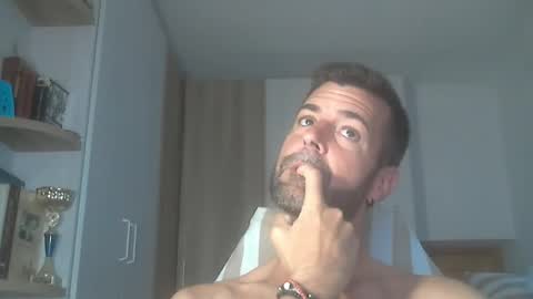 Snapshot of kikehotmachine chatting on 22, 9, 2025 HotMachine online show from 22, 9, 2025