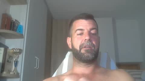 Snapshot of kikehotmachine chatting on 28, 9, 2025 HotMachine online show from 28, 9, 2025