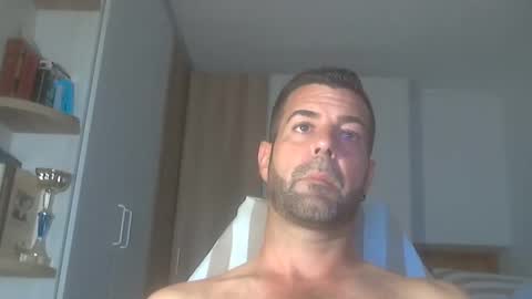 Snapshot of kikehotmachine chatting on 7, 10, 2025 HotMachine online show from 7, 10, 2025