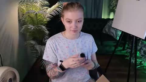 Kiki online show from 22, 12, 2025