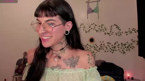 Snapshot of kila_moonlight444 chatting on 24, 4, 2026 Bella online show from 24, 4, 2026