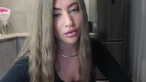 EvaAnna online show from 5, 3, 2025