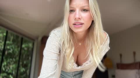 Snapshot of killer__tits chatting on 18, 2, 2026 Killer Tits online show from 18, 2, 2026