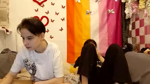 Snapshot of kim__ray chatting on 4, 5, 2026 kim__ray online show from 4, 5, 2026
