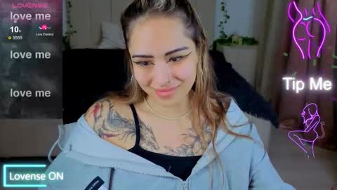 Snapshot of kim_brownie chatting on 30, 10, 2025 Kim online show from 30, 10, 2025