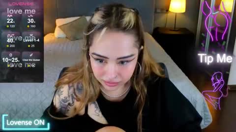 Snapshot of kim_brownie chatting on 4, 11, 2025 Kim online show from 4, 11, 2025