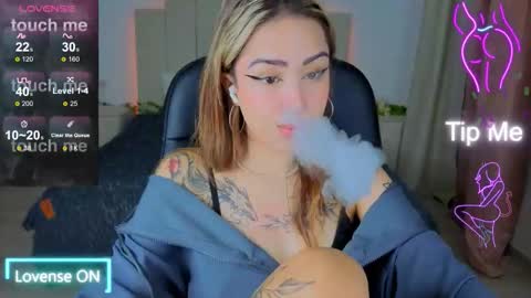 Snapshot of kim_brownie chatting on 12, 11, 2025 Kim online show from 12, 11, 2025