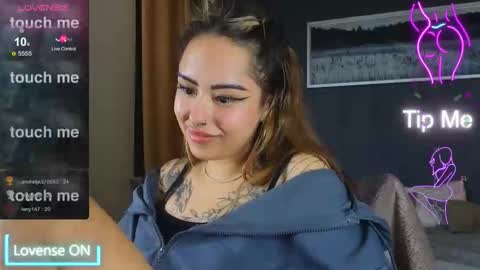 Snapshot of kim_brownie chatting on 13, 11, 2025 Kim online show from 13, 11, 2025