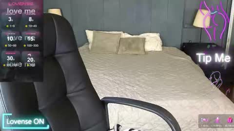 Snapshot of kim_brownie chatting on 23, 11, 2025 Kim online show from 23, 11, 2025