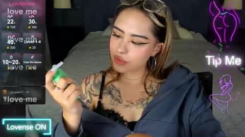 Snapshot of kim_brownie chatting on 26, 11, 2025 Kim online show from 26, 11, 2025