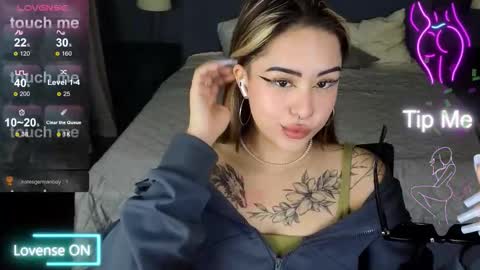 Snapshot of kim_brownie chatting on 30, 11, 2025 Kim online show from 30, 11, 2025