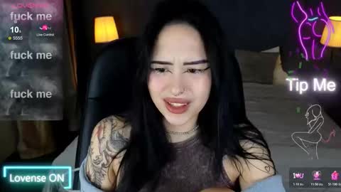 Snapshot of kim_brownie chatting on 1, 12, 2025 Kim online show from 1, 12, 2025