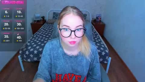 Snapshot of kim_girl_next_door chatting on 30, 11, 2025 KIM online show from 30, 11, 2025