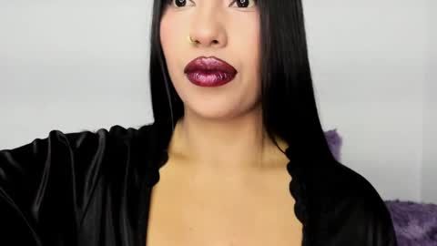 kim_mouth17 online show from 6, 4, 2026