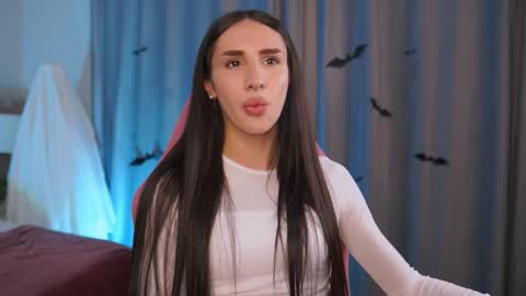 Snapshot of kim_oberlin chatting on 18, 10, 2025 Kim Oberlin online show from 18, 10, 2025