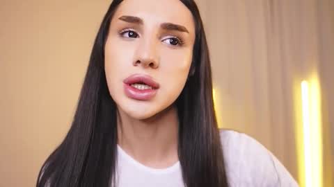 Snapshot of kim_oberlin chatting on 21, 10, 2025 Kim Oberlin online show from 21, 10, 2025