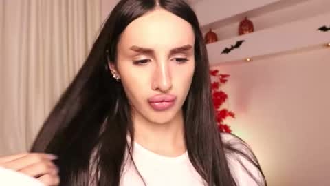 Snapshot of kim_oberlin chatting on 28, 10, 2025 Kim Oberlin online show from 28, 10, 2025