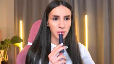 Snapshot of kim_oberlin chatting on 14, 11, 2025 Kim Oberlin online show from 14, 11, 2025