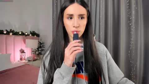 Snapshot of kim_oberlin chatting on 10, 1, 2026 Kim Oberlin online show from 10, 1, 2026