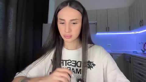 Snapshot of kim_oberlin chatting on 6, 3, 2026 Kim Oberlin online show from 6, 3, 2026