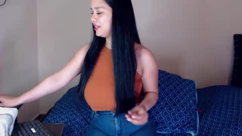 Snapshot of kim_perrii chatting on 5, 2, 2025 Kim online show from 5, 2, 2025