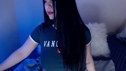 Snapshot of kim_perrii chatting on 5, 3, 2025 Kim online show from 5, 3, 2025