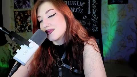 Hi Im Kimberly but u can call me Kim. Turn on ur sound i love to talk and moan online show from 13, 11, 2025